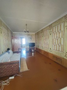 Продаётся 4-х комнатная квартира. Буз-2. Тараканчик