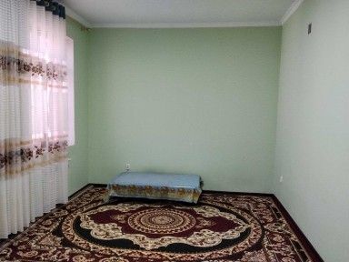Qarshi shaxridan ijaraga uy beriladi. Дом в аренду в городе Карши.