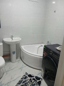 Qorasuv 2da 1 xona ijaraga beriladi 16 qavatli do 13 etaj 2 xonali N