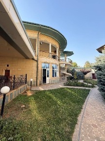 Продается дом 9 соток площадью 550 м², центр Луначарского, ул Шуртепа