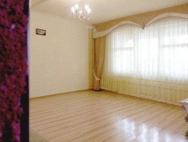 Дархан. Центр. Продам 1 комнатную квартиру.