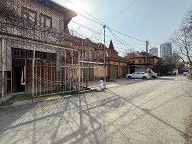 Продается Дом, 309 м2, 9,33 сот, ор-р гостиница Россия (87648)