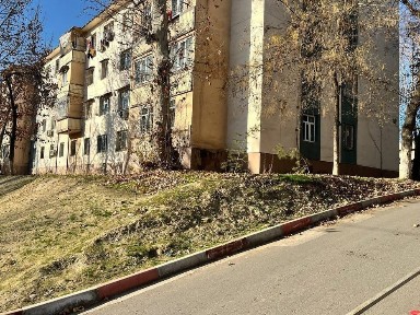 Продаётся квартира под нежилое в Чиланзар 22 квартал