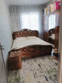 3 xonalik uy sotiladi bez makler