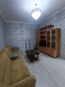 У Рисового рынка коттедж 2х ком с ремонтом