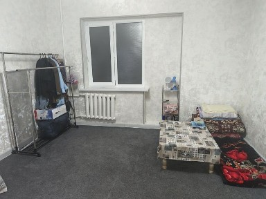 1ta qiz sheriklikka maklersiz, Kadisheva, Do'stlik metro oldida kvarti