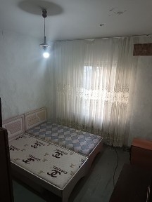 Sergelı 8 2 xonalı uy 4 Etaj bohcha maktablar yaqin 350$