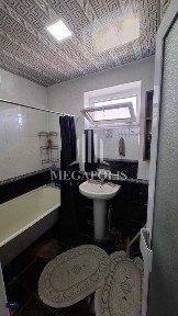 BUXORO,5-MIKRORAYONDA ARZON NARXDA 2 xonali kvartira sotiladi.№982