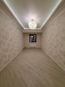 3 xonali kvartira sotiladi + hall