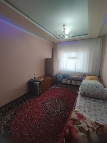 Srochna sotiladi shayhontohur Rayon ibn sino 1 massivda 3 xonali kvart
