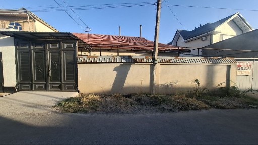 ПРОДАЁТСЯ ДОМ в Азадбаше 10 соток