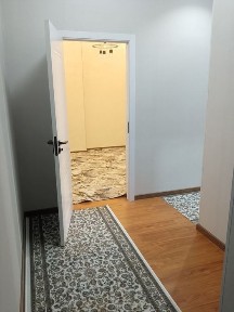 Sergili Index orqasida Green hous kuhini mebil shkaf qoyiladi
