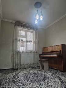 Уй сотилади холати яхши пишган ғиштдан қурилган