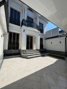 Срочно продаётся коттедж файзабад 1,5 соток етажность-4 280 м2 каробк