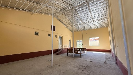 Hovli uy (namunali kotej uy) sotiladi
