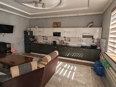 Uy sotiladi srochna