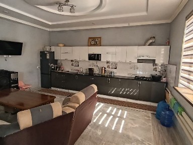 Uy sotiladi srochna