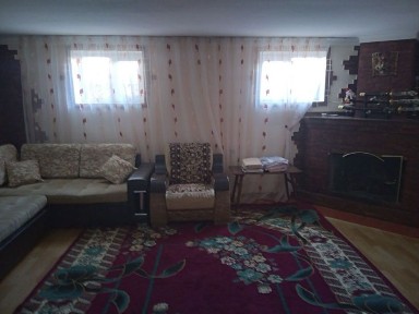 Продаётся жилой дом в дачном районе.