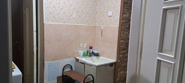 Продаётся квартира в бывшем общежитие все коммуникации в квартире
