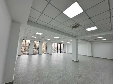 Сдам 130 м² Офис в Аренду в Бизнес центре. ул. Заводская. Яккасарай!