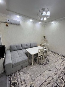 Чиланзар 2 кв Метро М Улугбек рядом. 2 комнатная