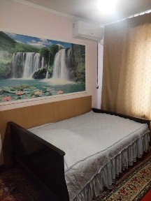 Сдается 4хкомнатная квартира, с обстановкой, с техникой, цена 600у.е.