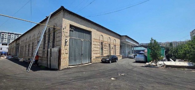 Коммерческое помещение 634 м²: производство и магазин на базаре