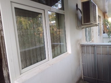 Ogaxiy teatr yonida 1xonali sotiladi
