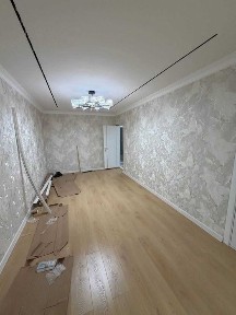 Бадамзар, 3в4/4/4 Продается Кирпичный не торец балкон 2/6
