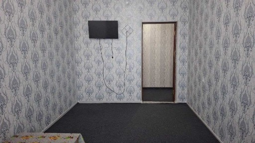 Avto salon 17 maktabni orqasida yangi uy oilaga ijaraga beriladi.