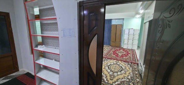 Квартира ижарага берилади. Ҳамма шароитлари бор. Карвон бозор ёнида.