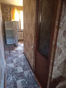 Сдаётся 1 ком кв на 3 этаже. Гор газ