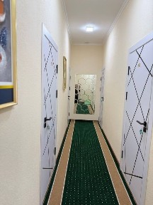 Hotelni ichidan xona arendaga beriladi.
