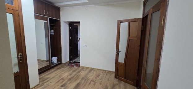 Срочно 2 хона 76м² ново-ка сотилади 5 этаж 6 эт дом Гагарин иняз