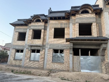 Уй сотилади каробка 1 сотихдан Чилонзор 20 кв Uchastka 1 sotix