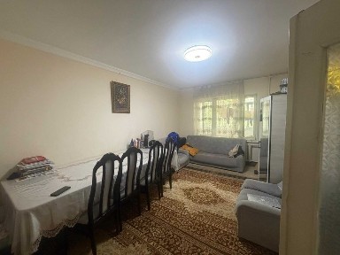 Сдаётся 2-х комнатная квартира на долгий срок.