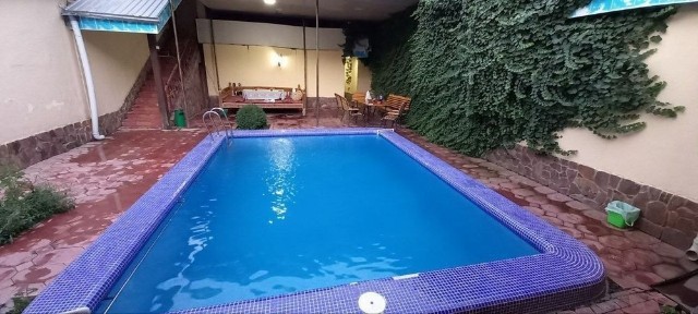 Продаётся дача ( котеж) готовый бизнес чарвак ( бочка) в цетре 55000 $