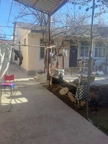 Продается уютный частный дом с большим участком в Домбрабаде!
