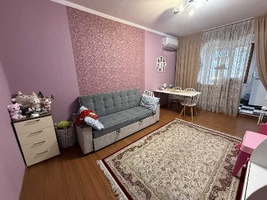 СРОЧНО Ялангач! Продается 2в3х-комнатная! Магазин Алиса 44м2!