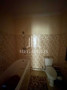 BUXORO,7-MIKRORAYONDA ARZON NARXDA 2 xonali kvartira sotiladi.№1026