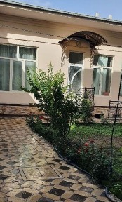 Bollarga metroga yaqin joyda kvartira sergli 4 bekat