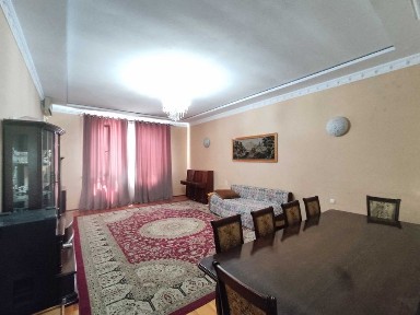 Продается 2х этажный дом на Бадамзаре есть торг, СОБСТВЕННИК 2.90 сот