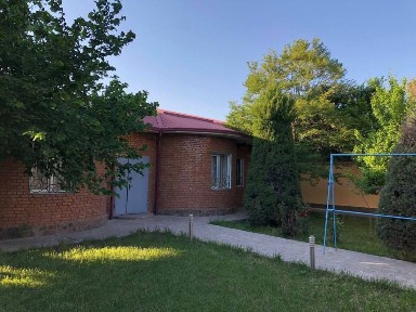 Дача в Чирчике Аранчи, 8 соток, 6 комнат, сауна, бассейн, летняя кухна