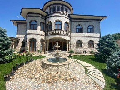 Продаётся дом. Центр Луначарского. 22 сотки