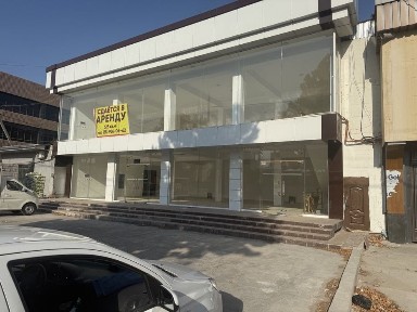Сдаётся в аренду 1 этаж в 2-этажном здание + подвал