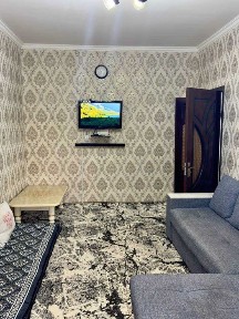 1/4/5 массив Башлык. 38м2. Балкон 2/3. С ремонтом. Не торец. Яккасарай