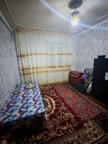 Сдаётся 2 комнатная кв на первом этаже! 2 Xonali kv ijaraga beriladi!