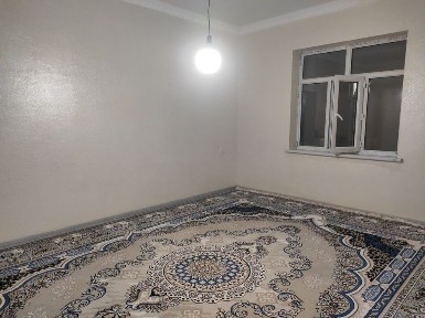 Зангиота туманида 3 хонали ҳовли -жой ижарага берилади.