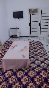 Юнусобод тум 12. Кв 12 уй 5 этажли дом 2 этаж 3 хона студентларга дом