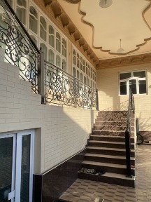 Исломободда 6 сотихли уй сотилади. Бетонкани буйида олдида бетонкагачт